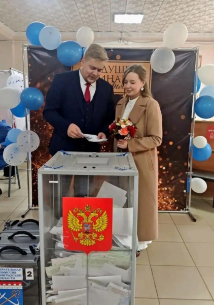 Из ЗАГСа на участок. Так провели этот день молодожены в Ленобласти&nbsp;