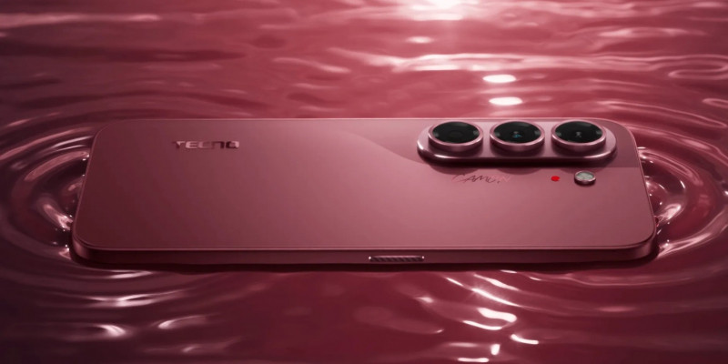 Tecno показала два ультратонких смартфона — Camon Slim 5G и Camon Air с мини‑экраном