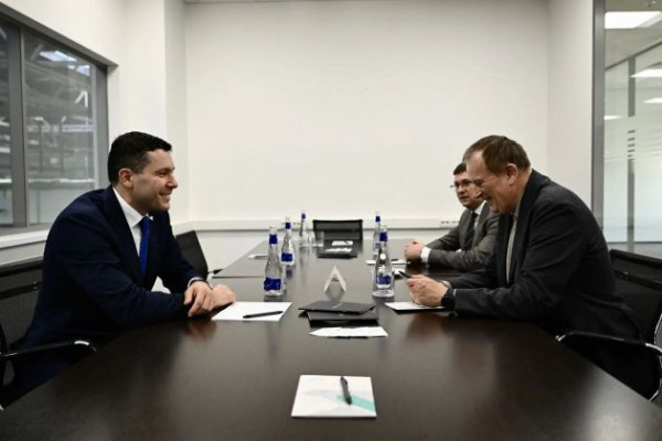 Вице-премьер и глава&nbsp;Минпромторга России приехали к Дрозденко