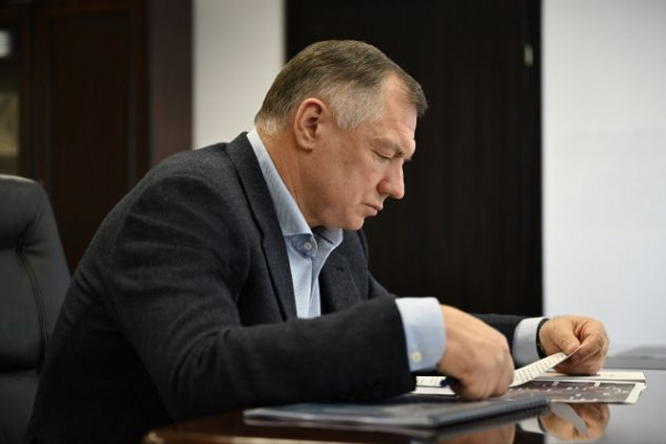 Вице-премьер и глава&nbsp;Минпромторга России приехали к Дрозденко
