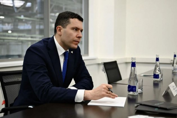 Вице-премьер и глава&nbsp;Минпромторга России приехали к Дрозденко
