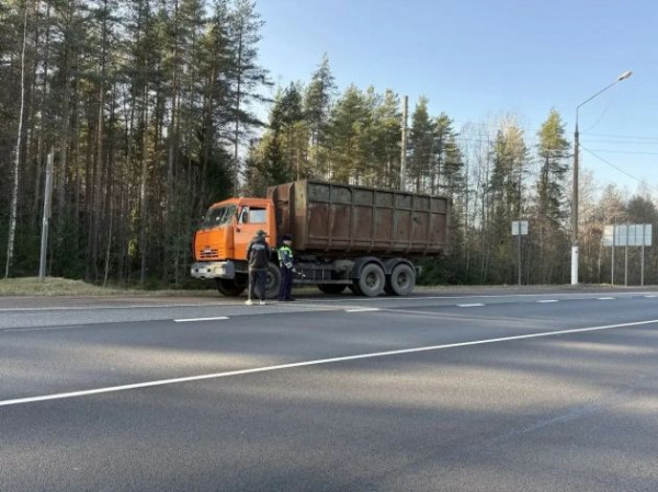 В Ленобласти усилен контроль над перевозкой строительного мусора В Ленобласти усилен контроль над перевозкой строительного мусора
